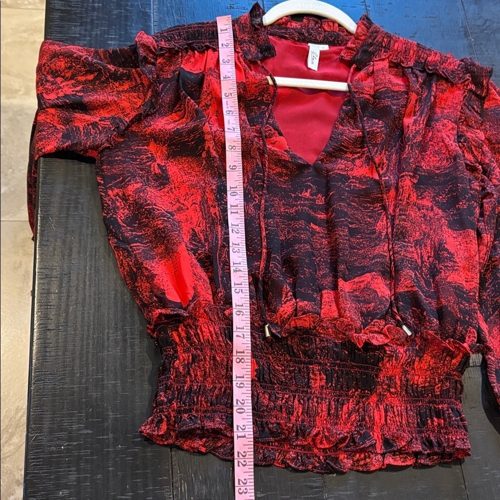 Elan Ruched Red Black Blouse Top Small Pattern Ruffle - Picture 7 of 9